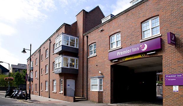 premier travel inn waterloo